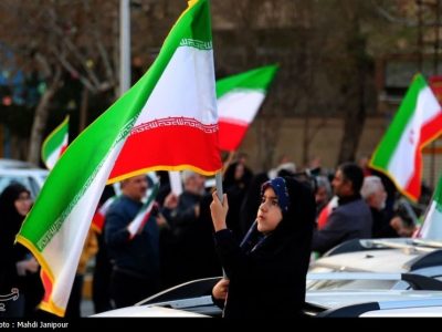 مردم در خط مقدم و در حال درک عمیق  نبردی متفاوت هستند