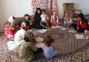 مشق مهربانی معلم بسیجی در روستای «شیریندره»