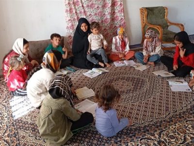 مشق مهربانی معلم بسیجی در روستای «شیریندره»