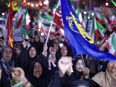ملت ایران از حق غنیسازی و مطالبات راهبردی عقبنشینی نمیکند
