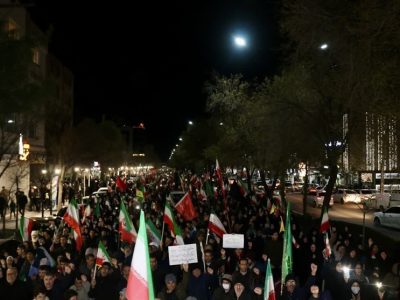 موج ۶۵ حماسه خیابان در شهرکرد/ پاسخ مردم به یاوه‌گویی‌های ترامپ + فیلم