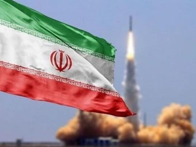 دست روی ماشه همان دست مذاکره‌کننده و پرچم‌دار خیابان است