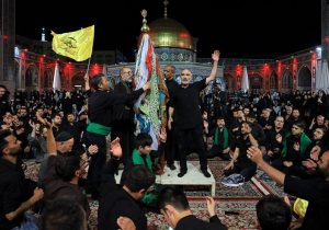 نوای «علمکشی» شیعیان افغانستان در حرم امام رضا(ع)+تصاویر