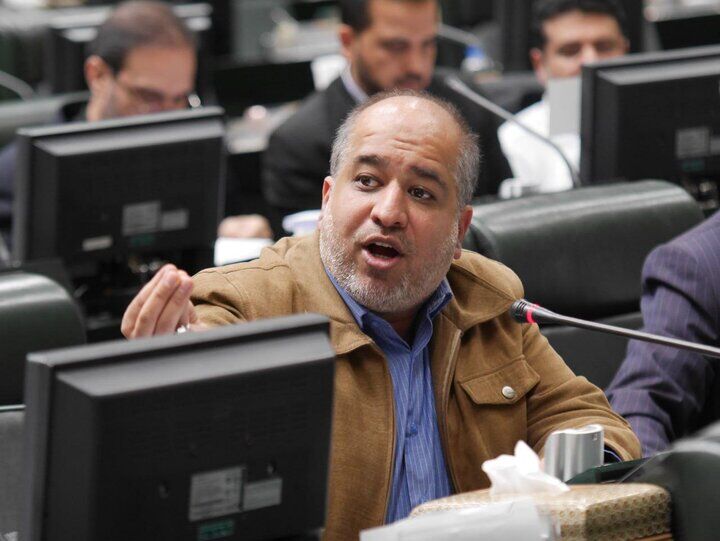 «آسمان» منحل یا ادغام؛ رئیس سازمان هواپیمایی: ایرلاین های با ۲ فروند هواپیما منحل نمی شوند