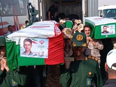 استقبال حماسی زائران از پیکر مطهر پنج شهید ازبعین در مرز مهران
