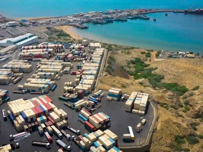 ترخیص فوری ۵۳ خودرو از منطقه آزاد چابهار برای جلوگیری از خسارت به اموال مالکان