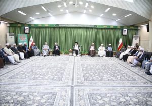 آیت‌الله علم‌الهدی: مردم وحدت را در رفتار مشترک علمای شیعه وسنی ببینند