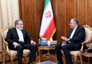 دیدار نماینده مسیحیان ارامنه شمال کشور با وزیر امور خارجه