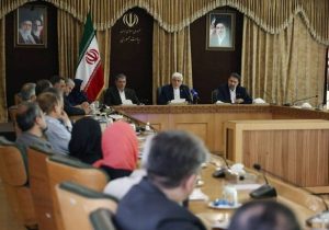عارف: دشمن پس از شکست نظامی به‌دنبال فروپاشی اجتماعی است