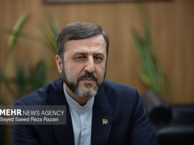 غریب آبادی: توهمات ترامپ اصلاح نشود، اصلاحش می‌کنیم