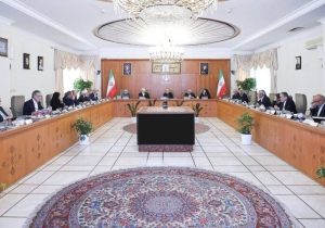 پزشکیان: صرفهجویی در مصرف بنزین را باید از دولت شروع کنیم