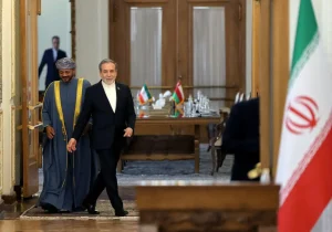 بازتاب خبر عمان و عربستان در بازار طلا و دلار/ دلار ۴۵۰۰ تومان گران‌تر شد/ طلای ۱۸ عیار تا ۳۵ میلیون تومان بالا می‌رود؟