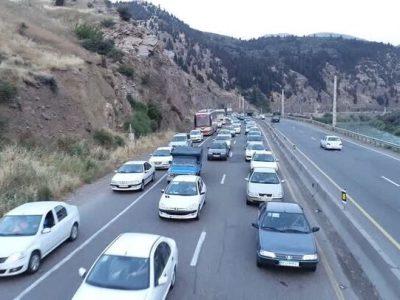 ترافیک ۱۰ کیلومتری در جاده رشت به قزوین| هر ۲ مسیر در اختیار خودروهای عازم تهران است
