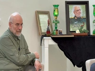 حضور قالیباف در منزل شهیدان خادمی و نصیرزاده