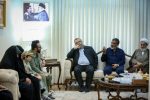 دیدار اعضای دفتر حفظ آثار رهبر شهید انقلاب با خانواده شهید تنگسیری