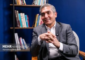 فتحی: امیدآفرینی با عمل به بار می‌آید نه فقط با حرف و شعار