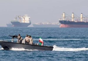 معاون سپاه: تنگه هرمز باز نیست، آمریکا دروغ میگوید/ دیگر موشک ندارند