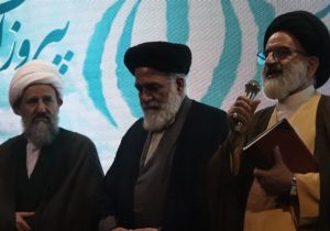 ملت ایران در برابر تهدیدها ایستاده و هرگز زیر بار ذلت نمی‌رود