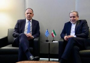 وزیران امور خارجه ایران و یونان درباره روابط دوجانبه تبادل نظر کردند