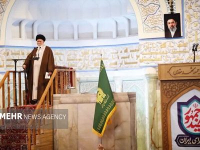 علم الهدی:دشمن درصدد انتقال جنگ به عرصههای اقتصادی و فرهنگی است