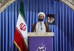 مطالبه امامجمعه خرمآباد برای بهبود معیشت بازنشستگان نظامی